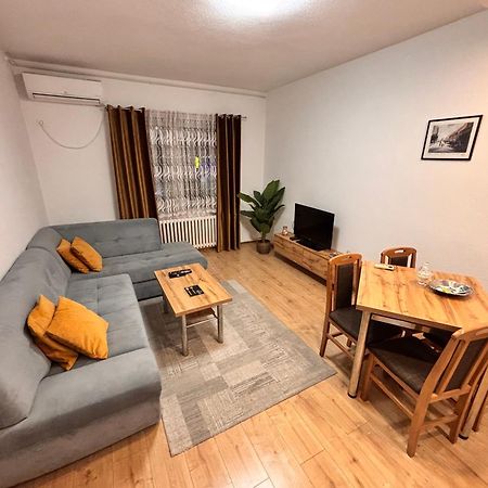 R-Residency Ll Daire Banyaluka Dış mekan fotoğraf