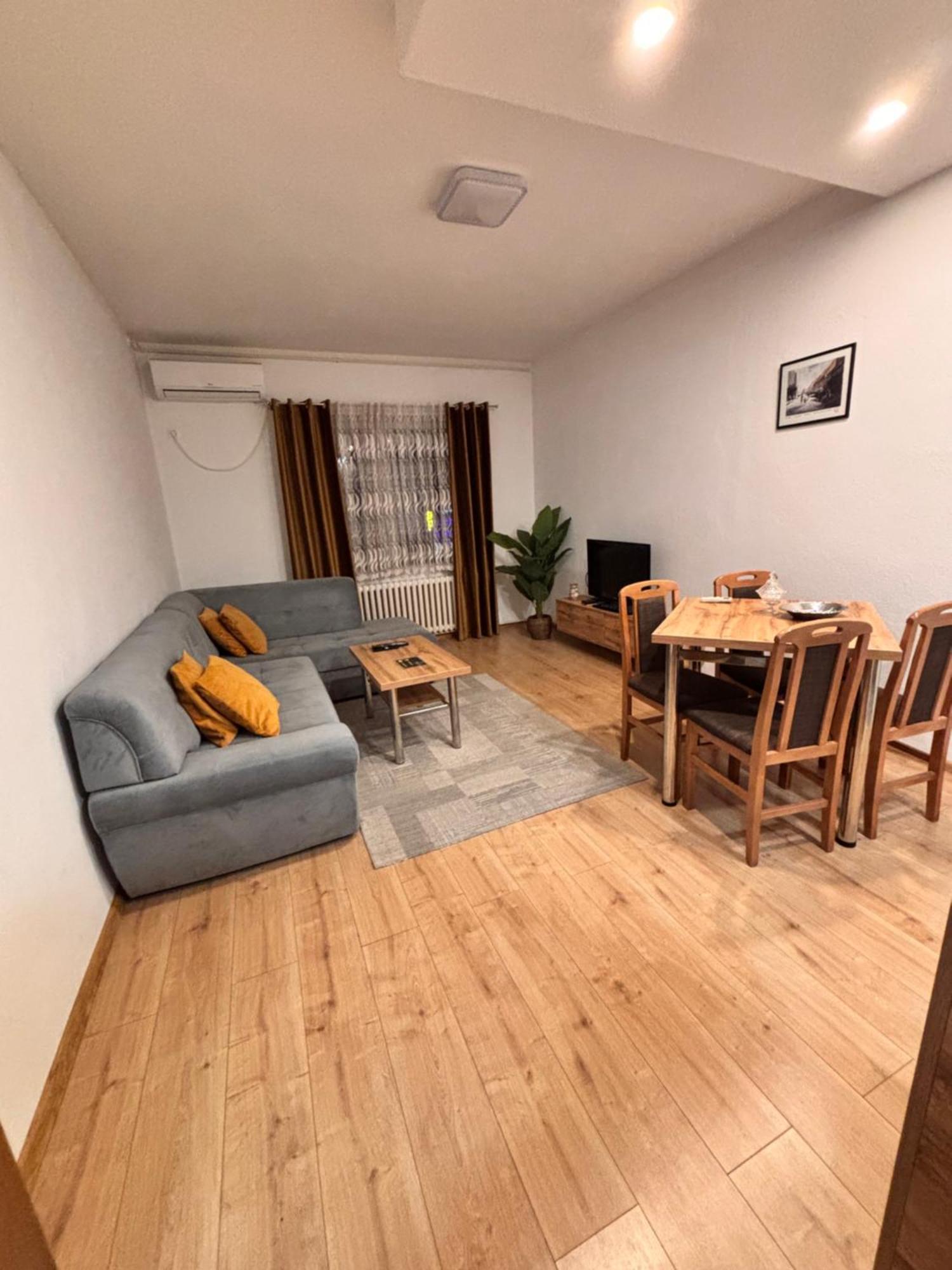 R-Residency Ll Daire Banyaluka Dış mekan fotoğraf